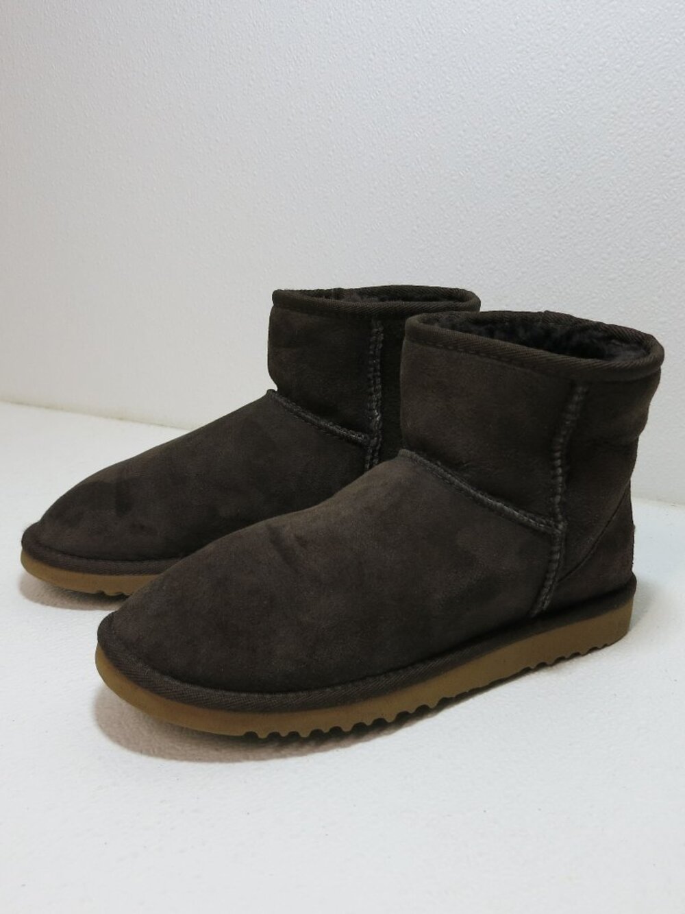 UGG Australia Classic Mini Boot 5854 Insulated Women's Warm Footwear Boots Sz 6